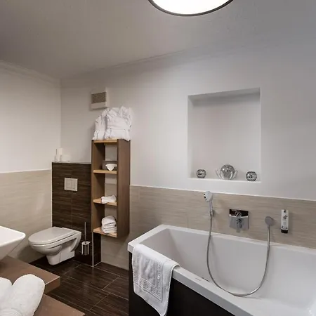 Hotel Kohlmais - Direkt An Der Kohlmaisbahn Saalbach-Hinterglemm